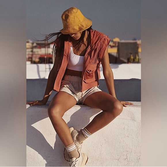 NEW Free People Movement Vest Small / S NWOT - Picture 2 of 5